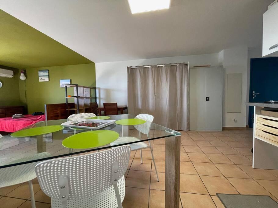 Immense Studio 51 Jusqu'A 4 Personnes Avec Vue Mer Saint-Denis Ngoại thất bức ảnh