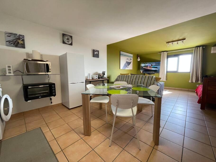 Immense Studio 51 Jusqu'A 4 Personnes Avec Vue Mer Saint-Denis Ngoại thất bức ảnh