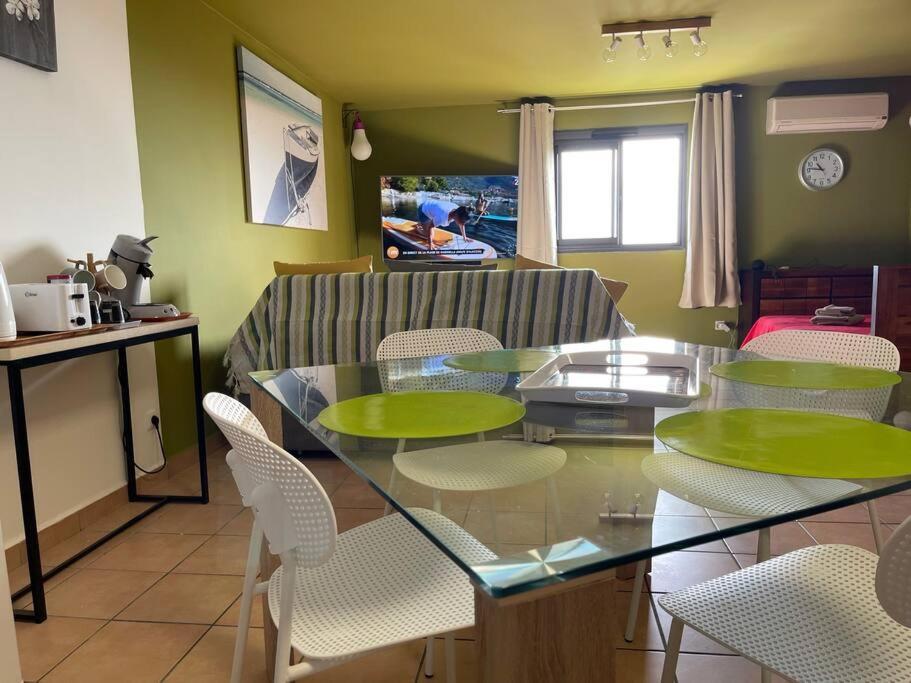 Immense Studio 51 Jusqu'A 4 Personnes Avec Vue Mer Saint-Denis Ngoại thất bức ảnh