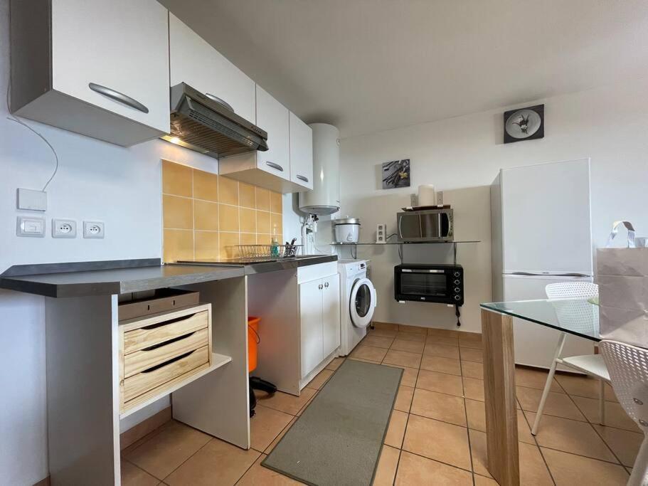 Immense Studio 51 Jusqu'A 4 Personnes Avec Vue Mer Saint-Denis Ngoại thất bức ảnh