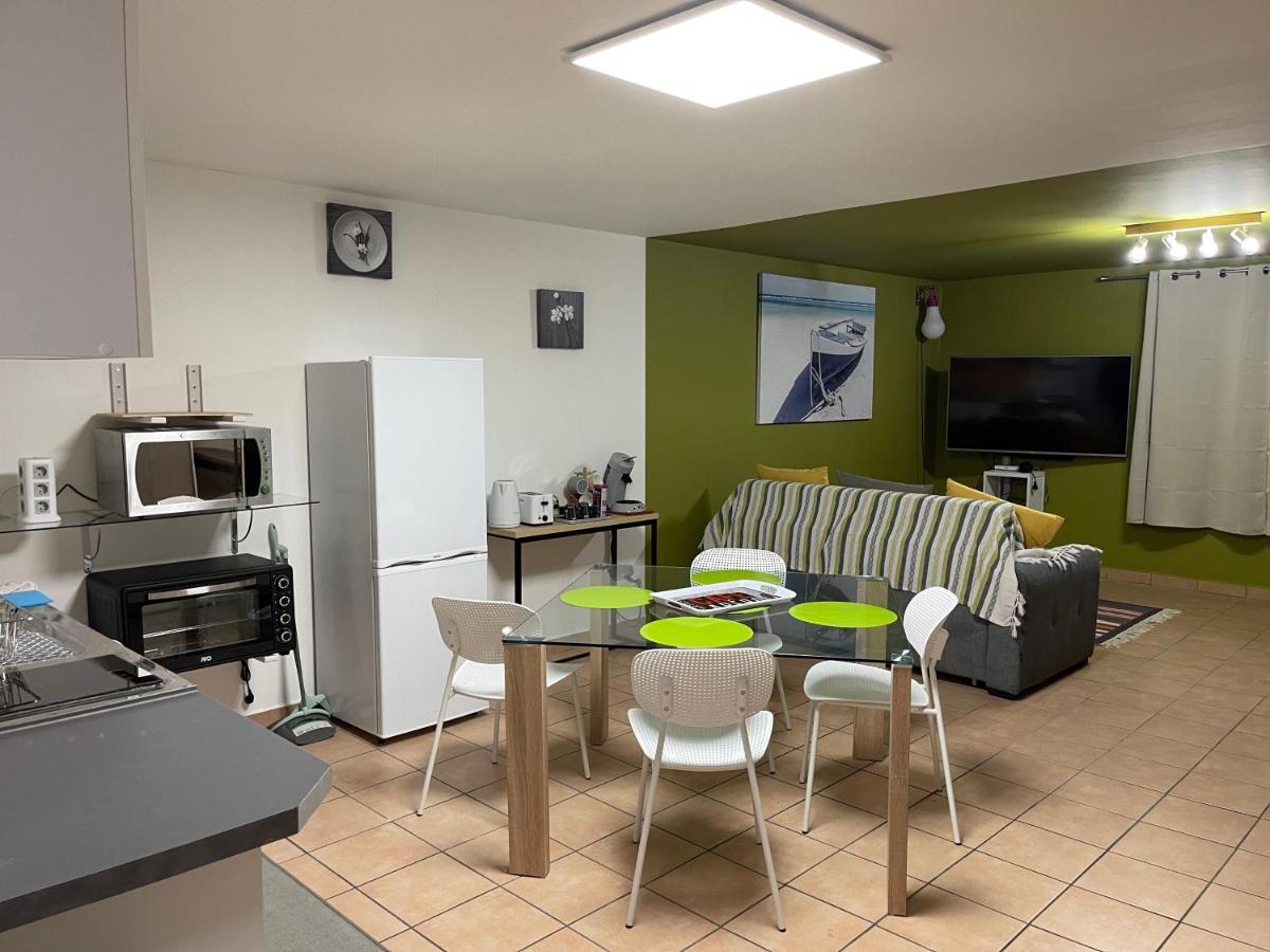 Immense Studio 51 Jusqu'A 4 Personnes Avec Vue Mer Saint-Denis Ngoại thất bức ảnh
