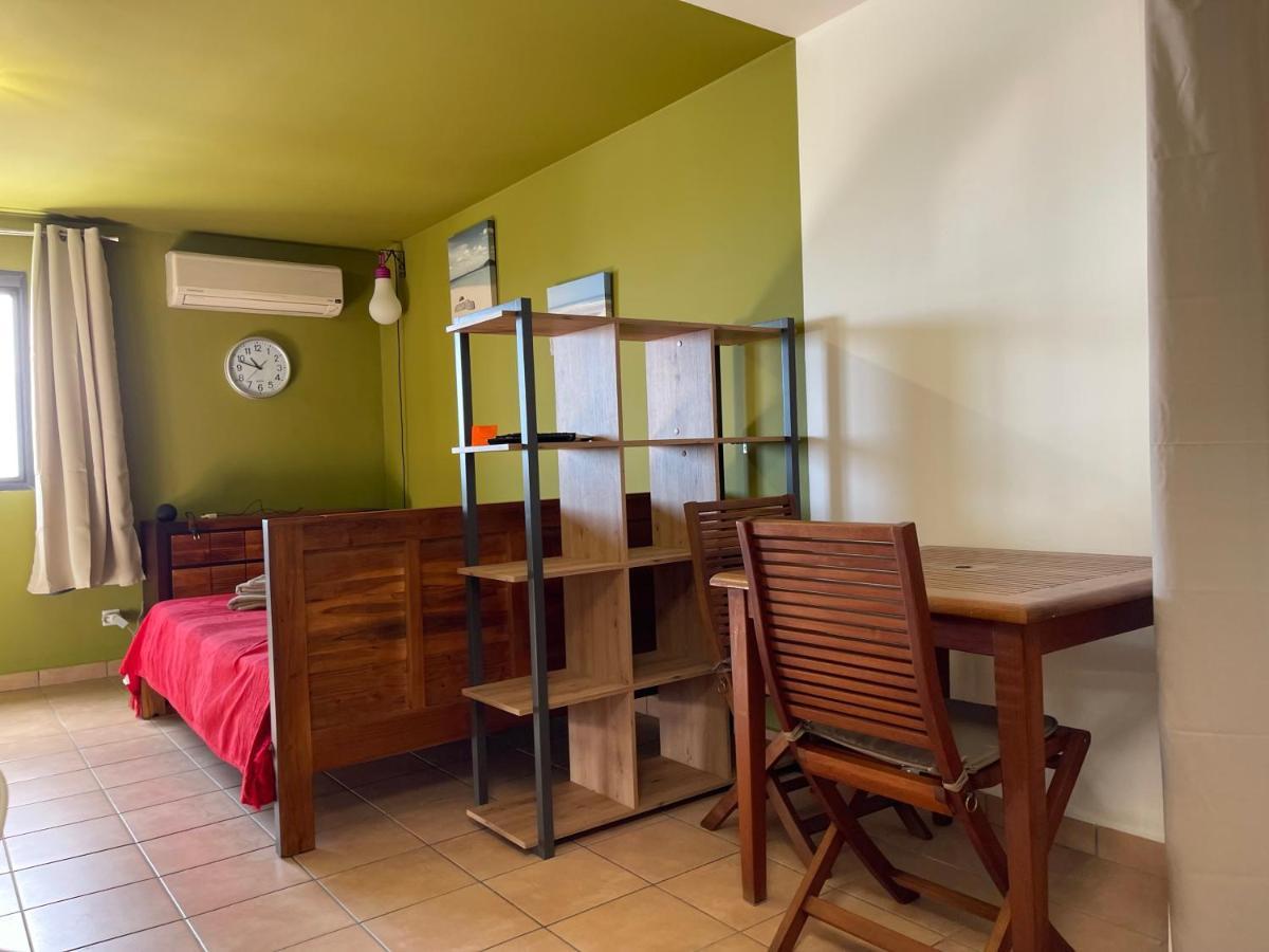 Immense Studio 51 Jusqu'A 4 Personnes Avec Vue Mer Saint-Denis Ngoại thất bức ảnh